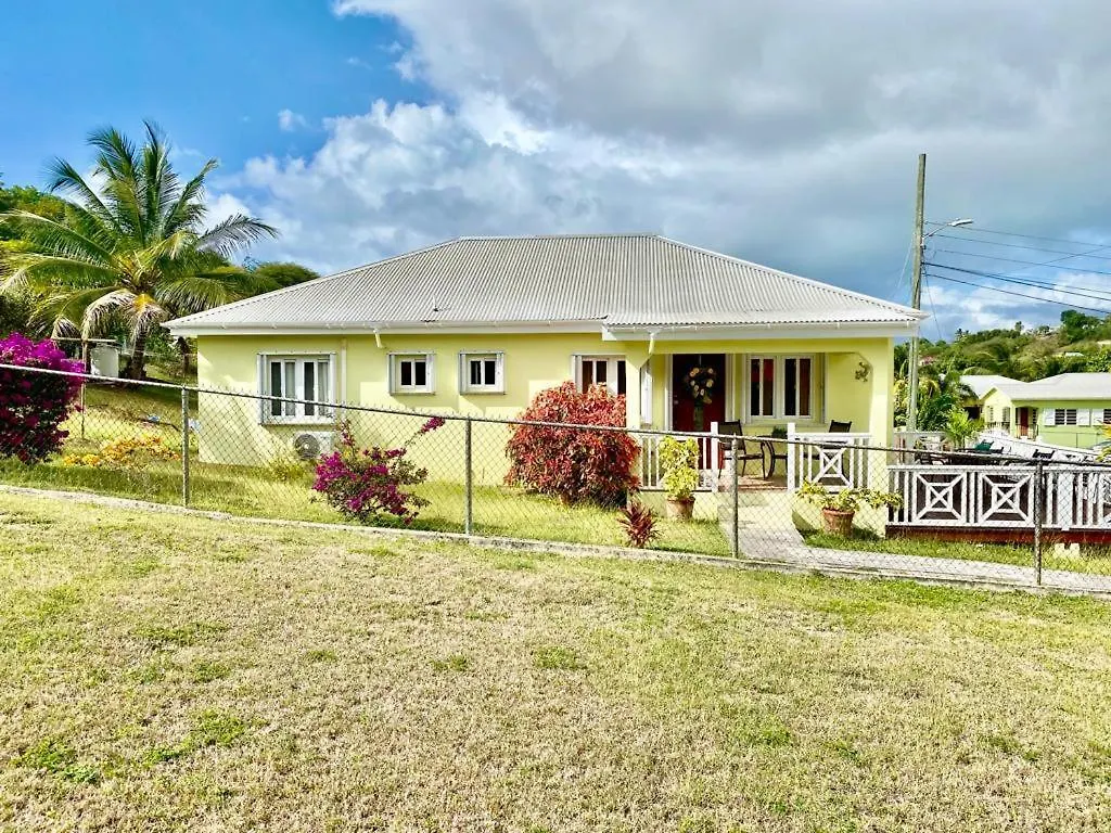 Casa Amarilla Villa Woods Holiday home